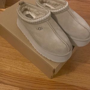 Ugg tazz in mustard seed